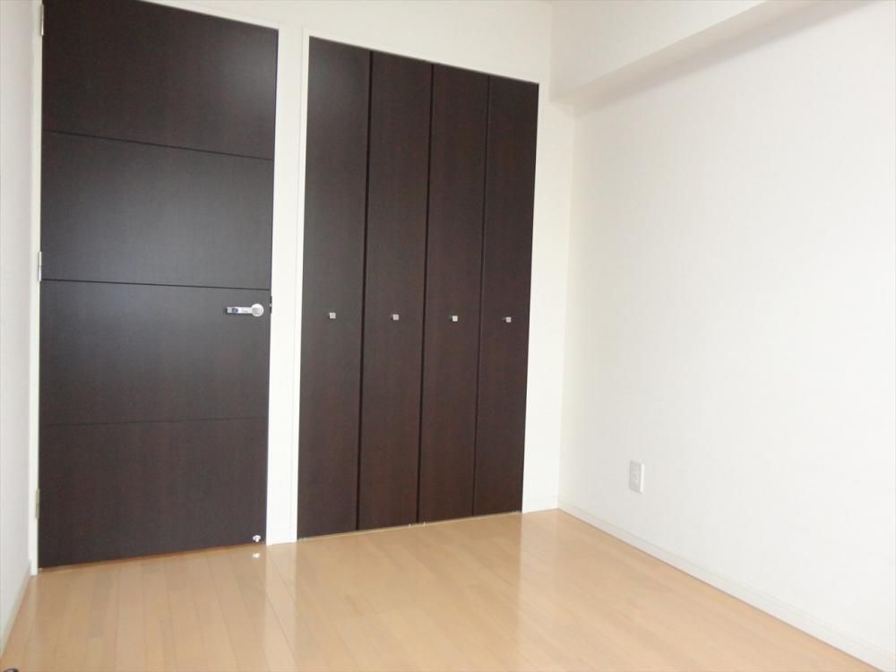 �y���̑������E�X�y�[�X�z�@�_�C�j���O����4.9���̗m��