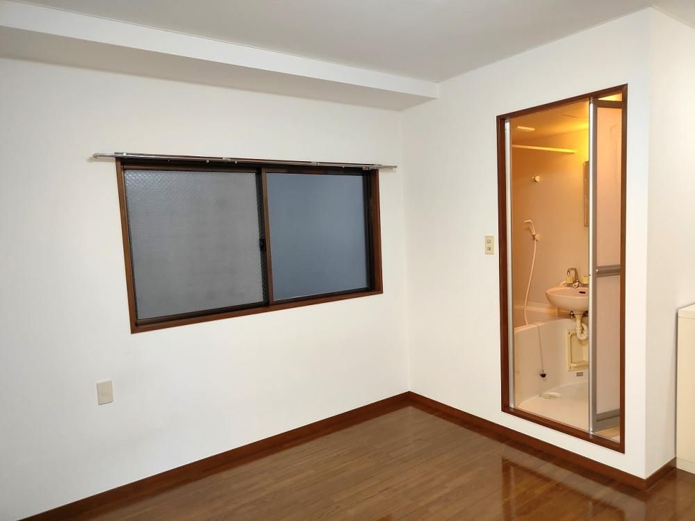 �y�����E���r���O�z�@