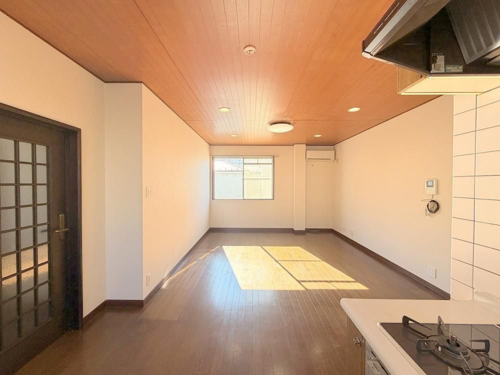 �y�����E���r���O�z�@