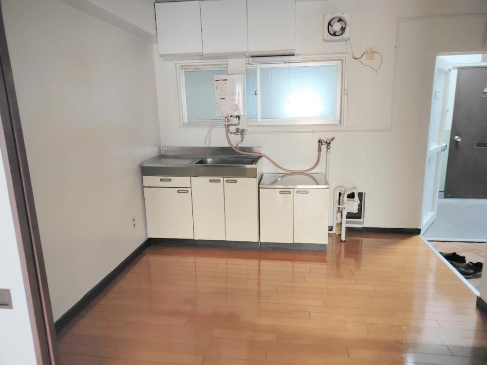 �y�L�b�`���z�@