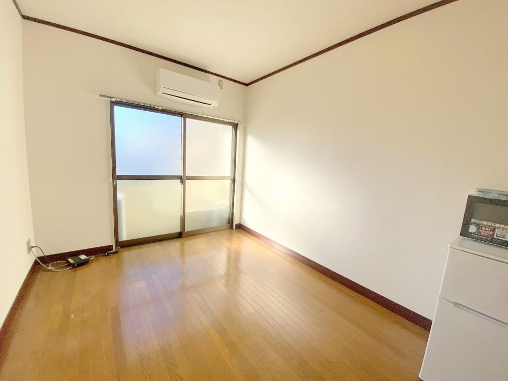 �y�����E���r���O�z�@