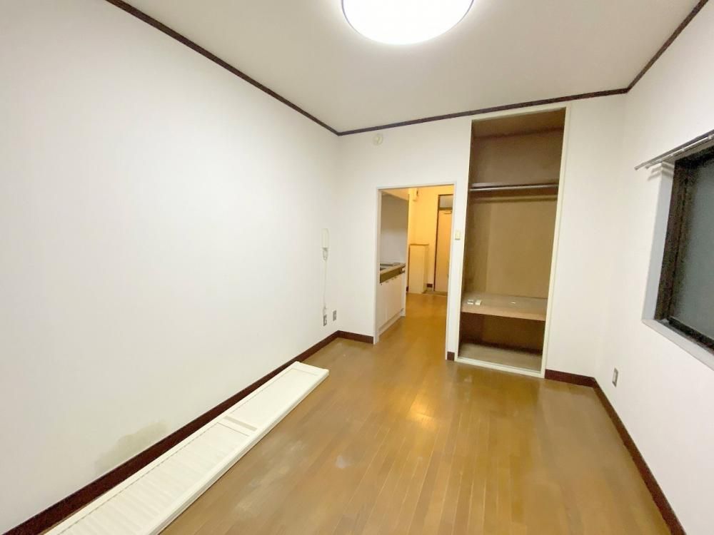 �y�����E���r���O�z�@