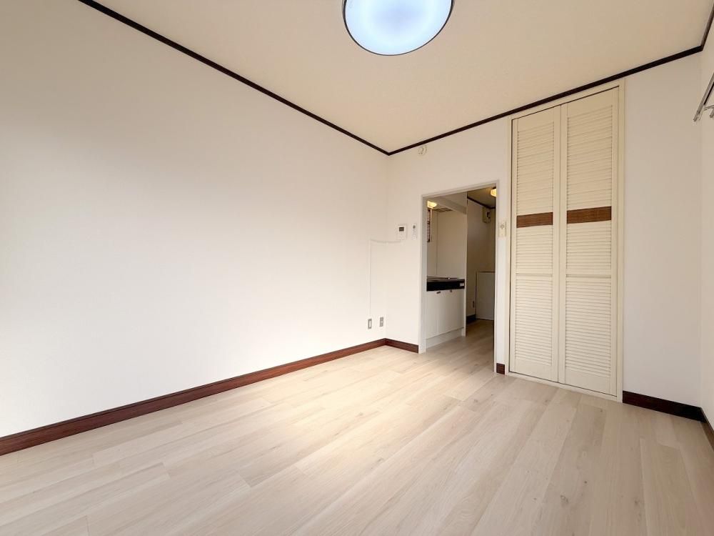 �y�����E���r���O�z�@