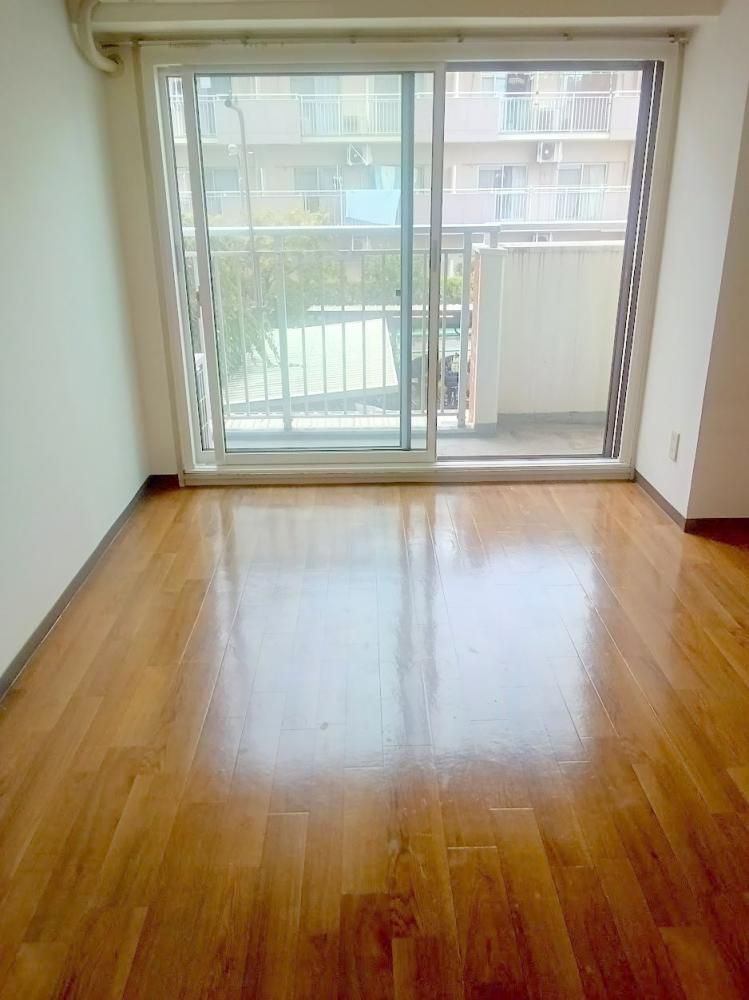 �y�����E���r���O�z�@