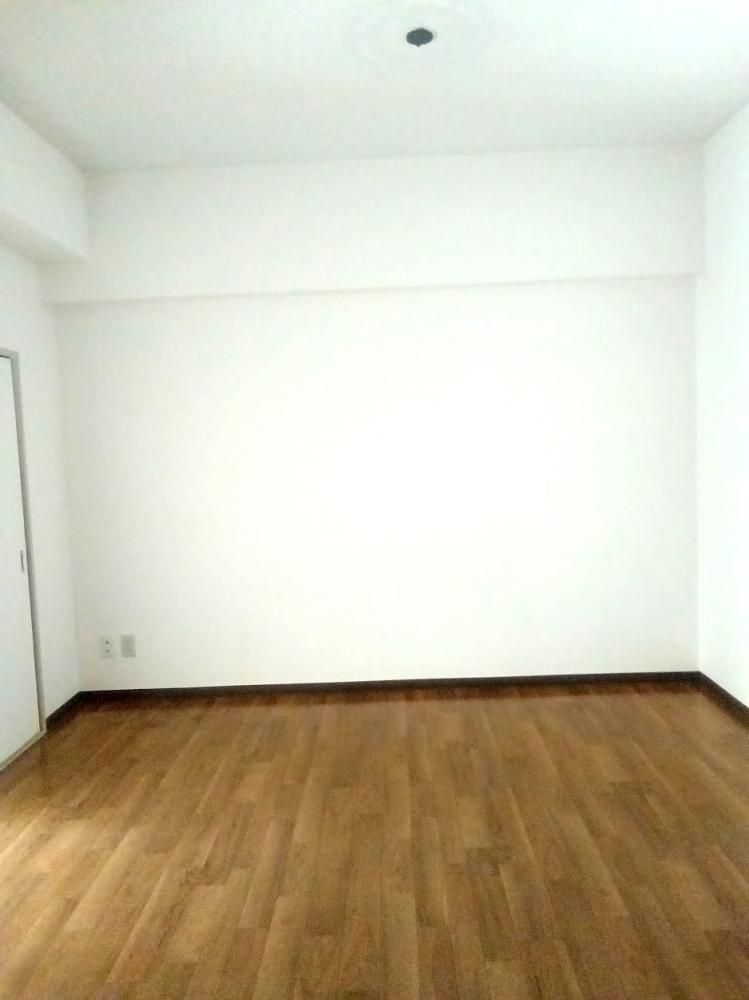 �y�����E���r���O�z�@