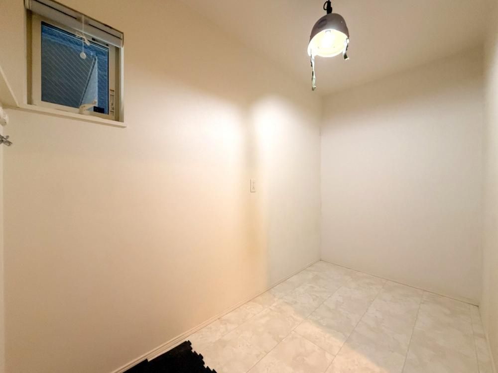 �y�����E���r���O�z�@