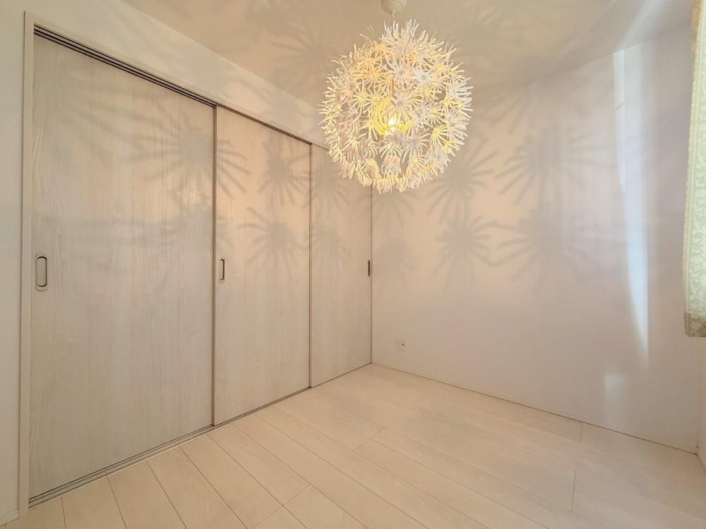 �y�����E���r���O�z�@