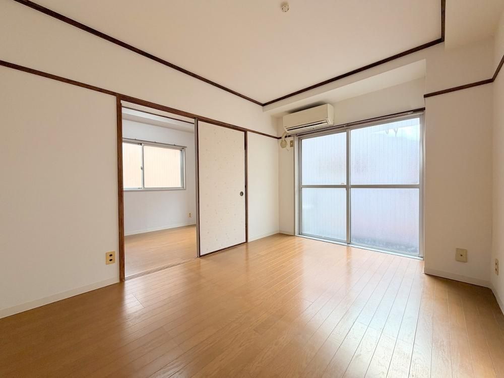 �y�����E���r���O�z�@