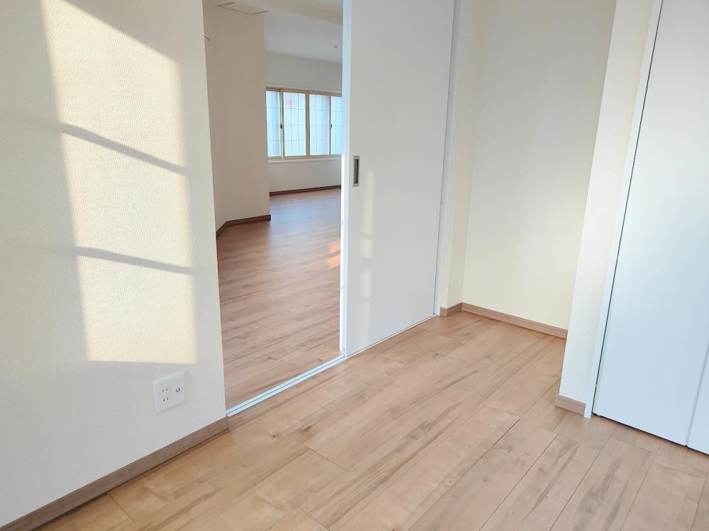 �y�����E���r���O�z�@