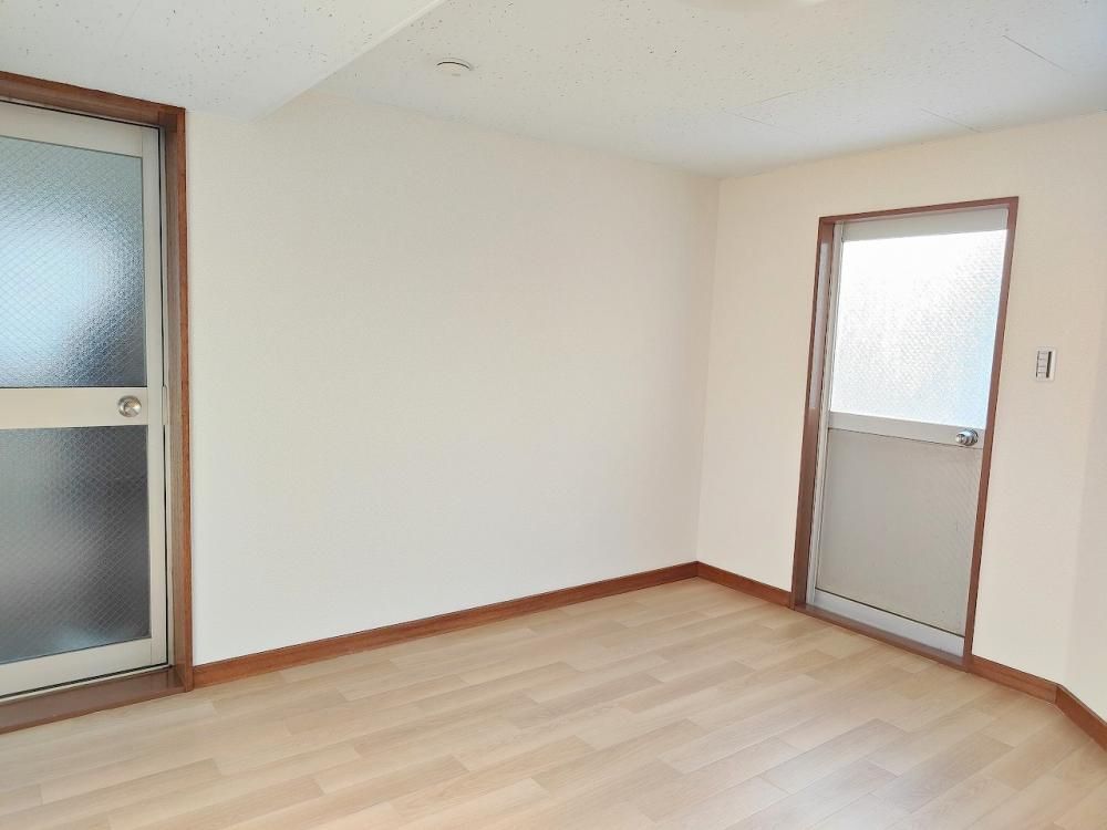 �y�����E���r���O�z�@