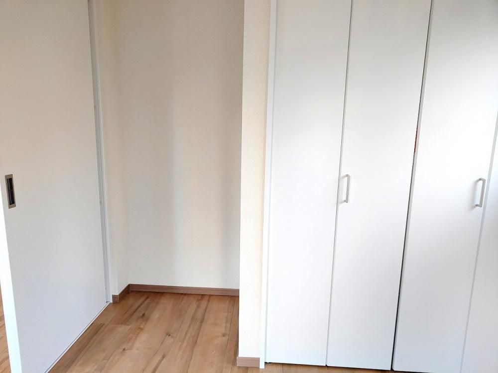 �y�����E���r���O�z�@