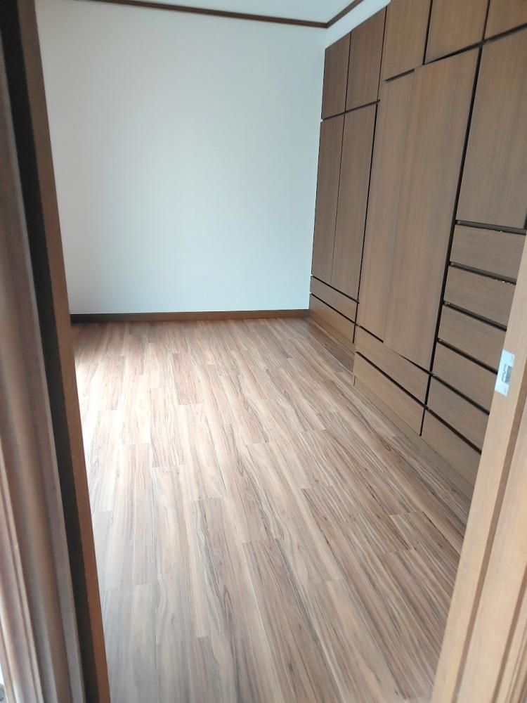 �y�����E���r���O�z�@