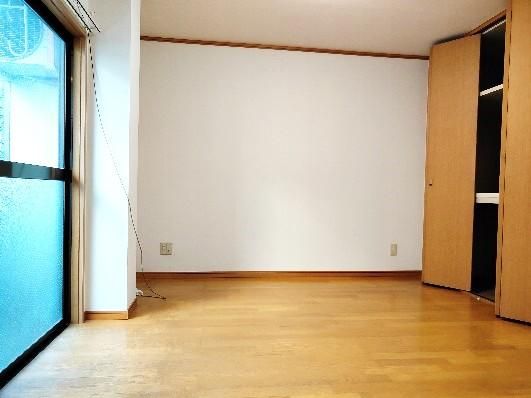 �y�����E���r���O�z�@