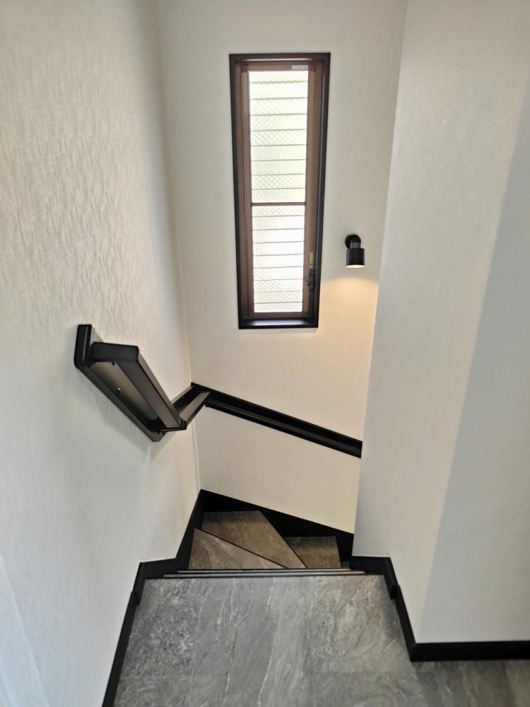 �y���̑������E�X�y�[�X�z�@�K�i�����ɂ����t���Ŗ��邢�X�y�[�X�ł�