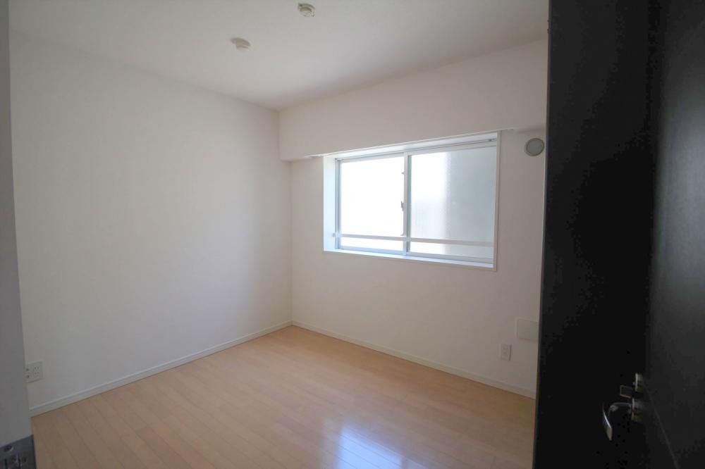 �y�����E���r���O�z�@