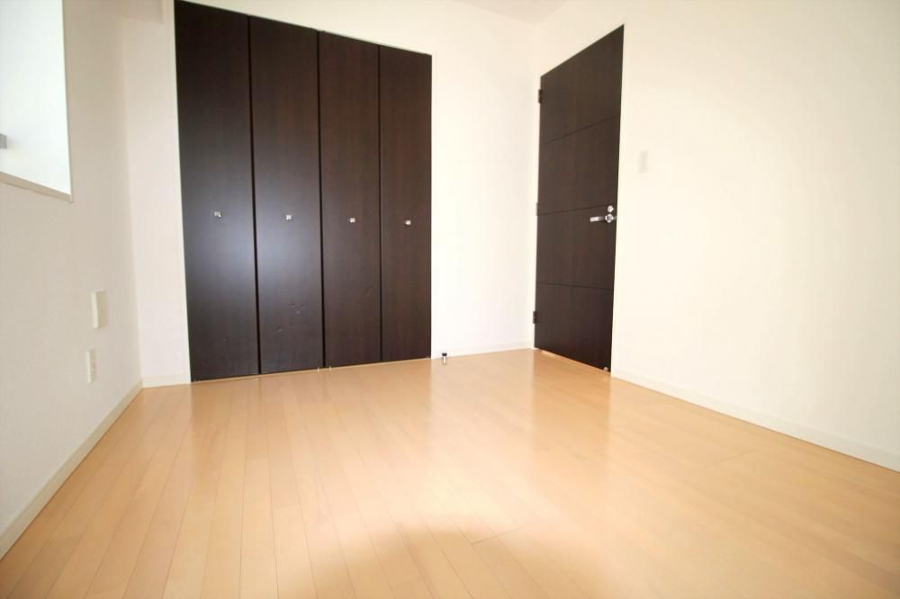 �y�����E���r���O�z�@