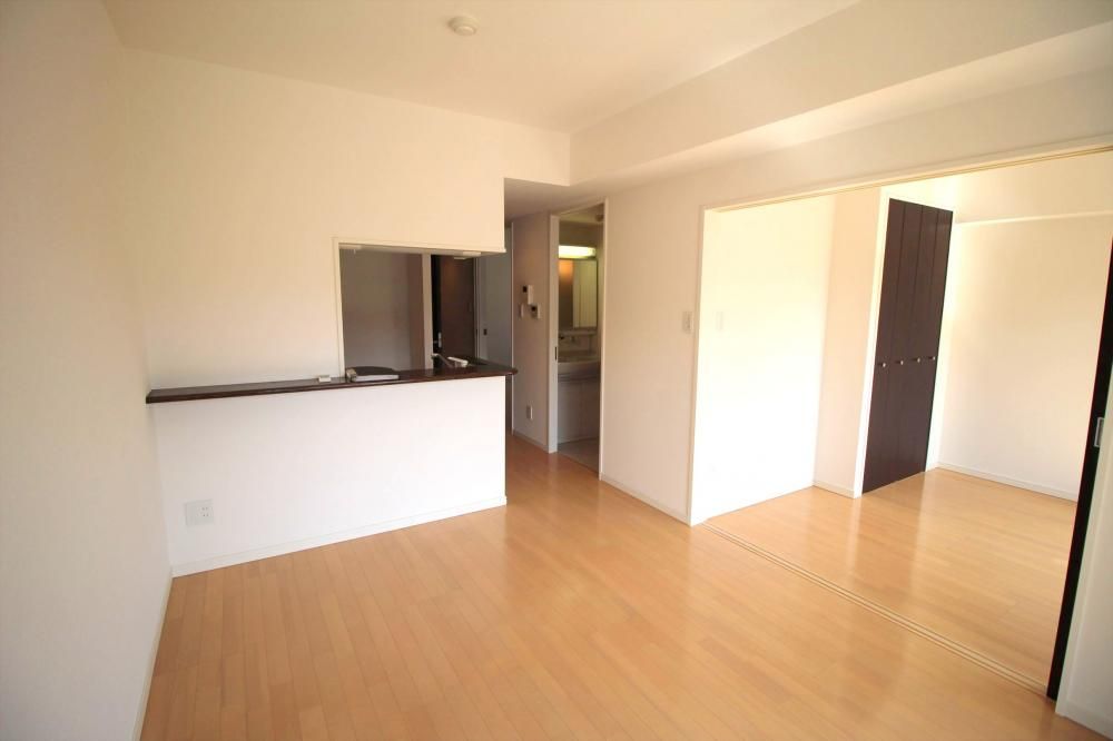 �y�����E���r���O�z�@