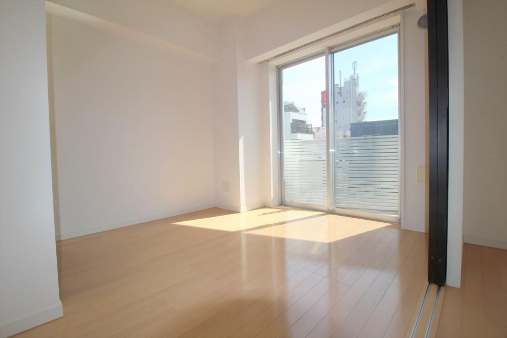 �y�����E���r���O�z�@