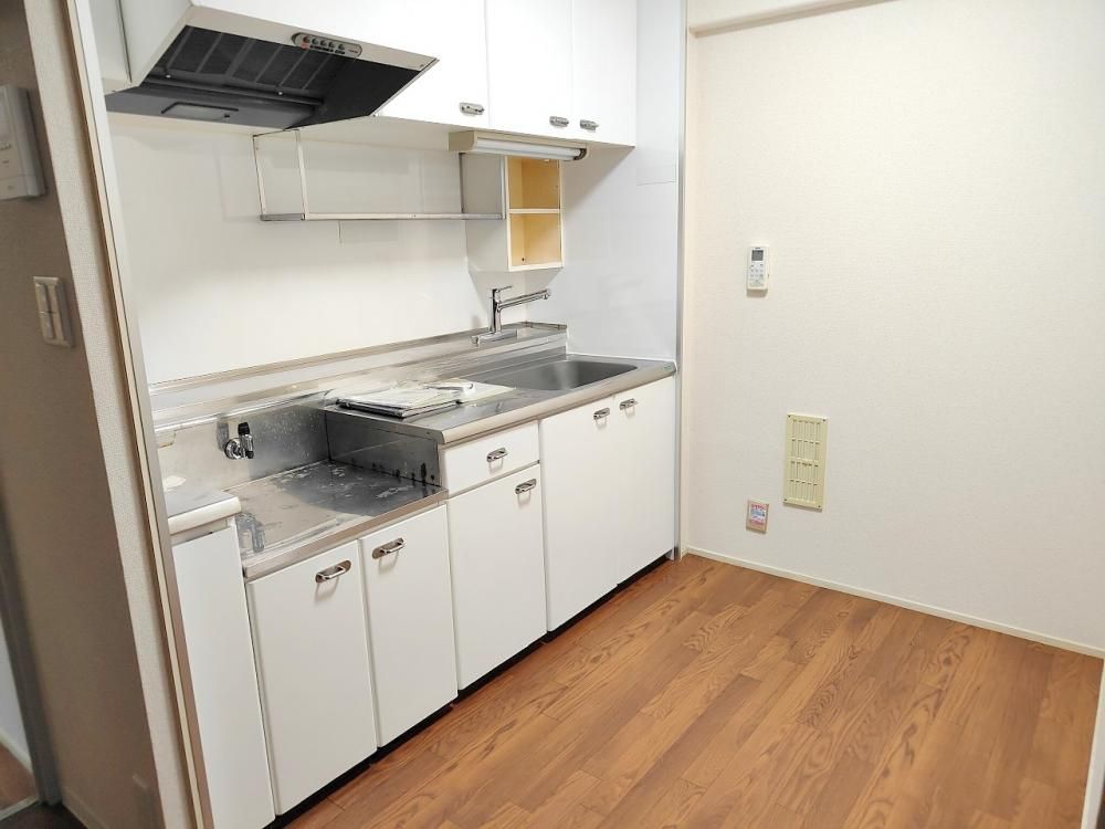 yLb`z@Lb`ɂ͗①ɒuXy[X܂