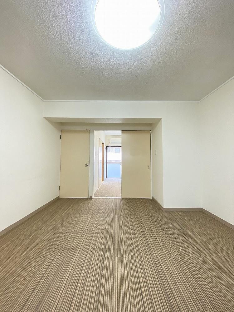 �y�����E���r���O�z�@