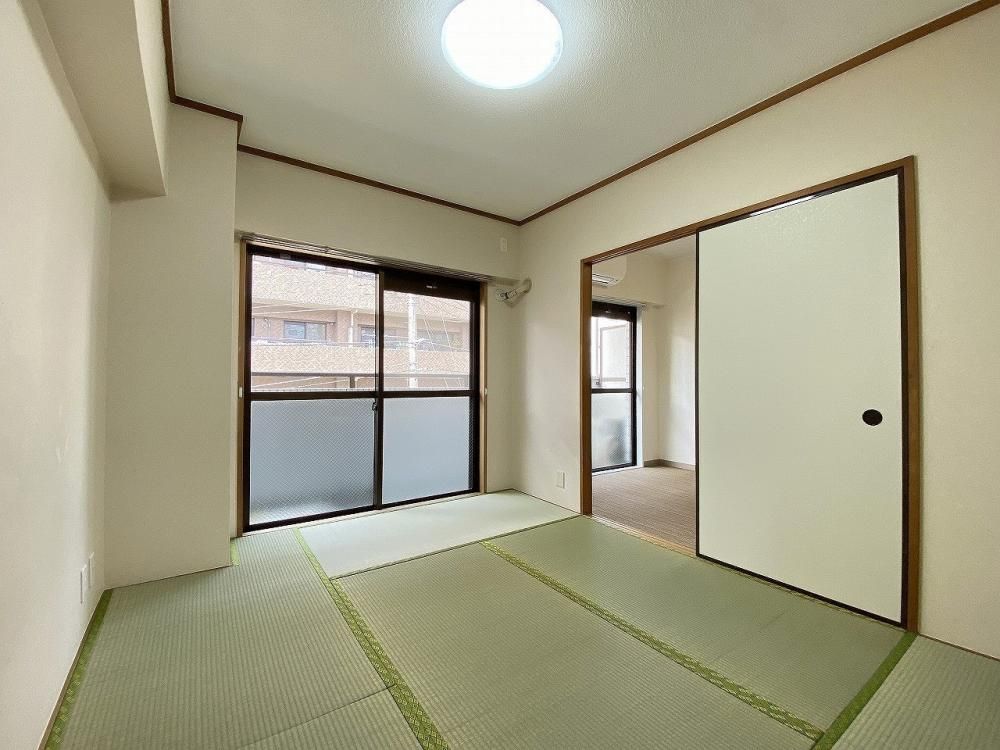 �y�����E���r���O�z�@