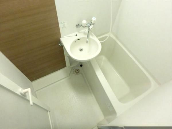【バス】　洗面台付きの浴室
