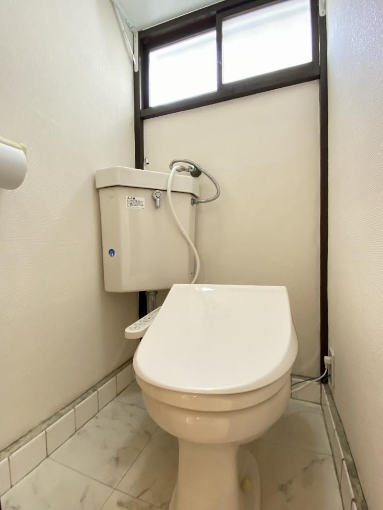 【トイレ】　温水シャワートイレ