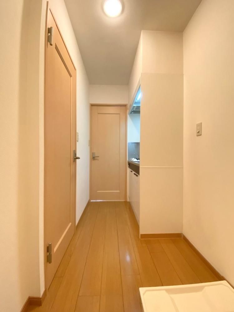 �y���̑������E�X�y�[�X�z�@�m���Ƃ̊Ԃ̓h�A�Ŏd�؂邱�Ƃ��o���܂�